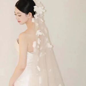 Brand New Elegant White Wedding Veil with Floral Accents